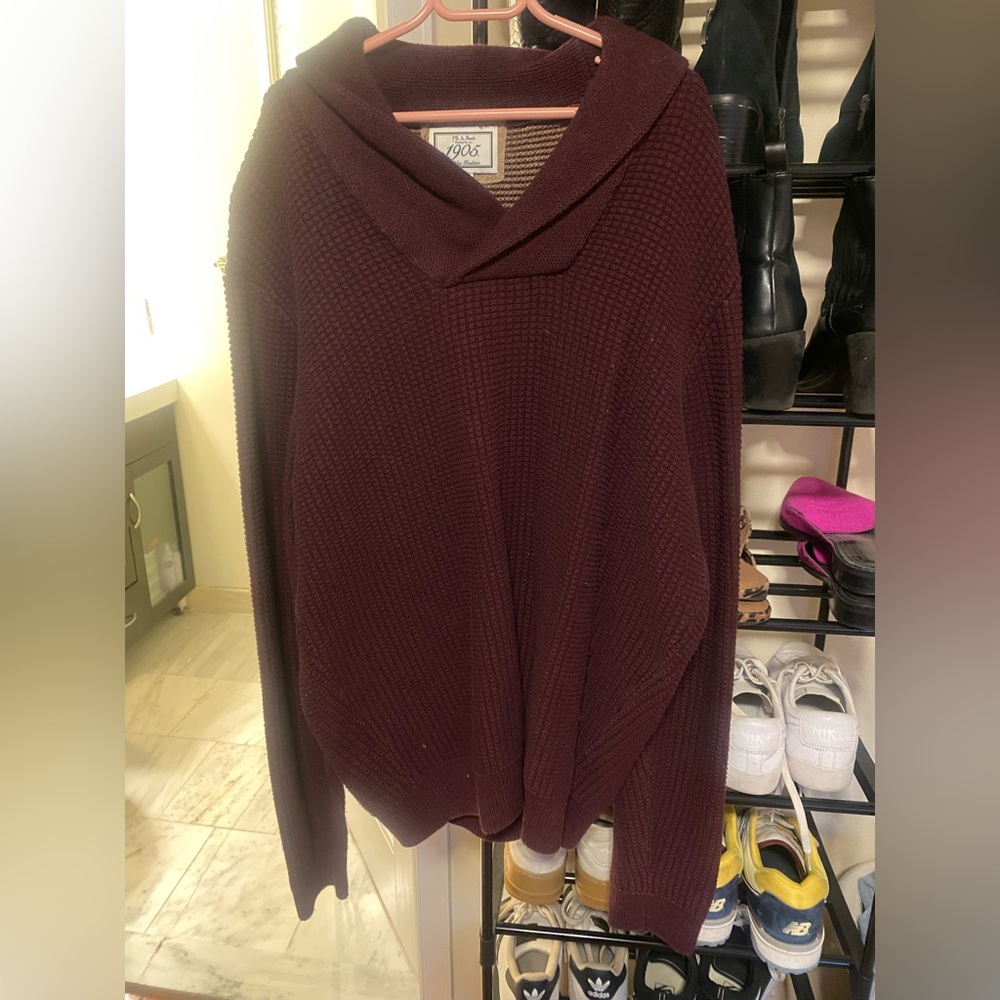 NWOT Jos A Bank maroon sweater